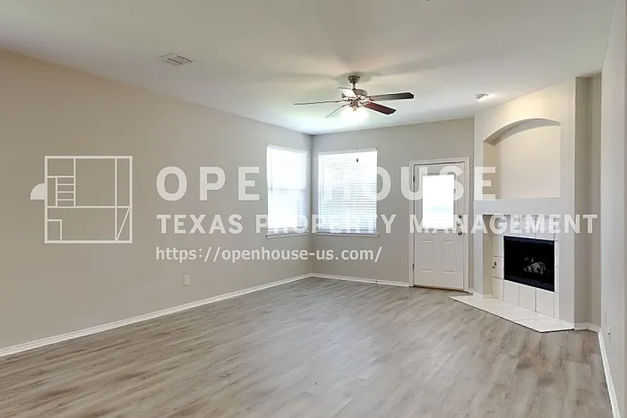 2021 Hickory Dr — Photo 5