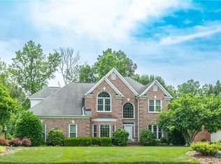 2811 County Clare Rd, Greensboro, NC 27407