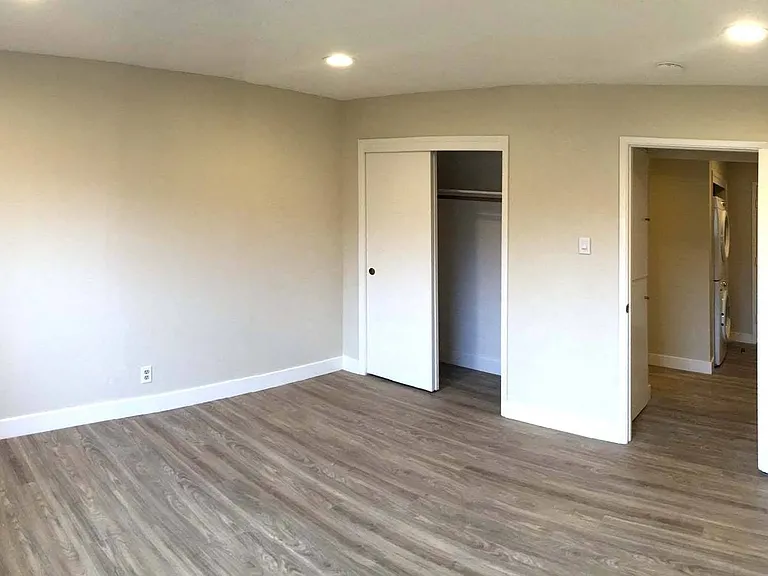 550 N. Fair Oaks Ave — Photo 10