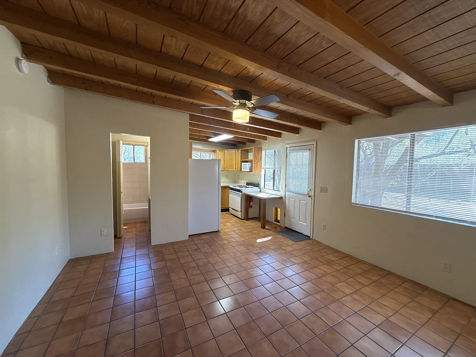 1 bed, 584 sqft, $1,175 — Photo 3