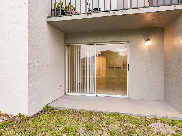 959 Lake Terry Dr #B — Photo 3
