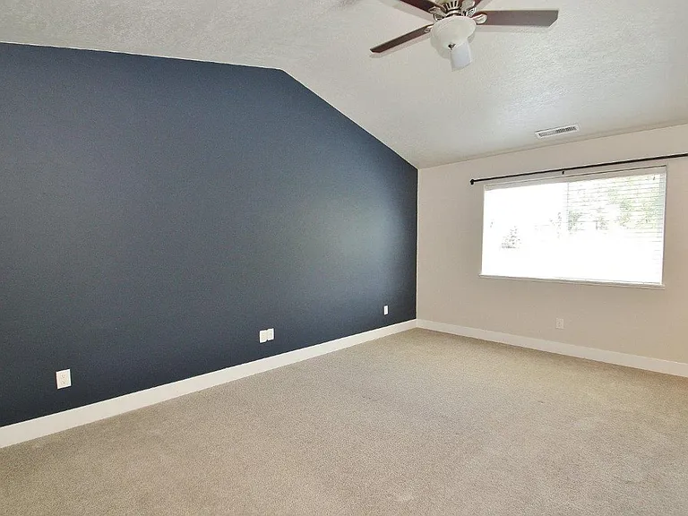 5052 N Alworth St — Photo 13