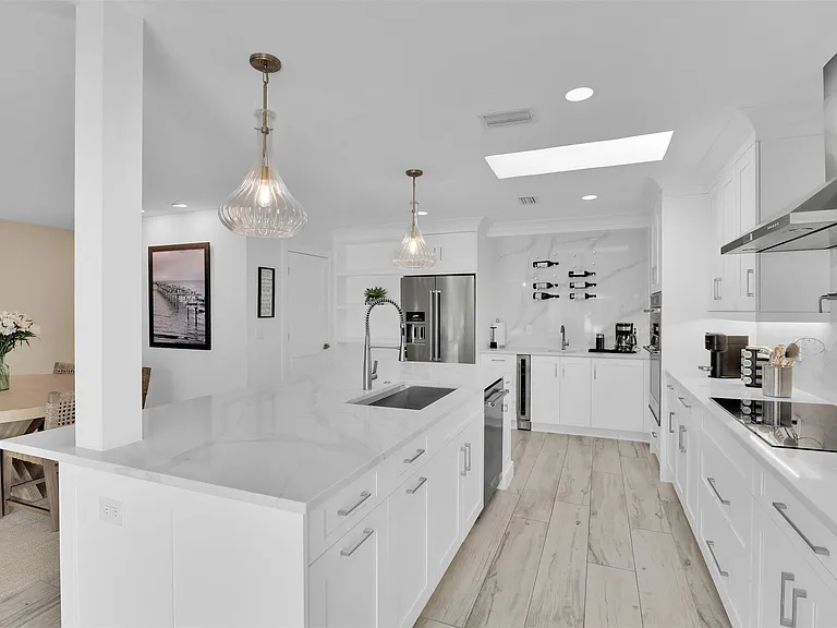 17026 Bay St — Photo 36