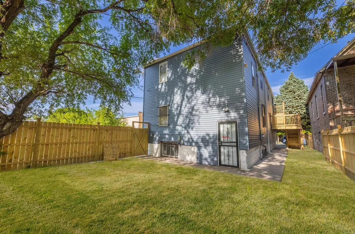 Building Photo - 6914 S Marshfield Ave #1