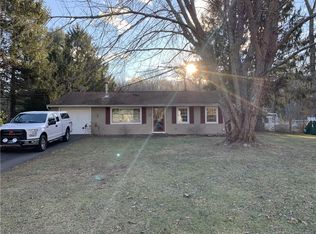 148 Meeting House Ln, Ledyard, CT 06339