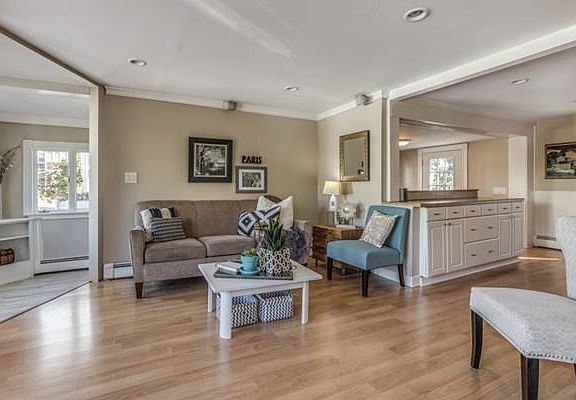 4th image of 1 Hersey St