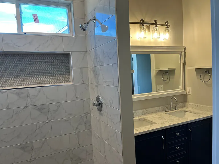 Glass shower doors