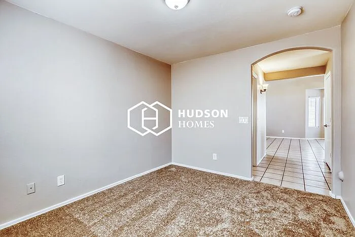 6411 S 23rd Ave — Photo 23