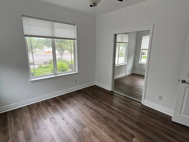 1379 Elges Ave — Photo 9