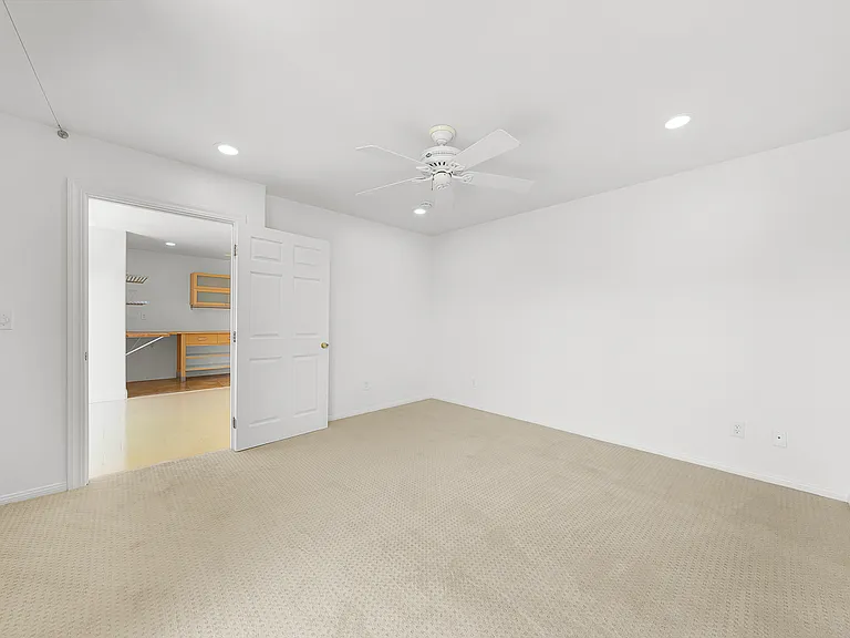 5830 Mott St — Photo 46