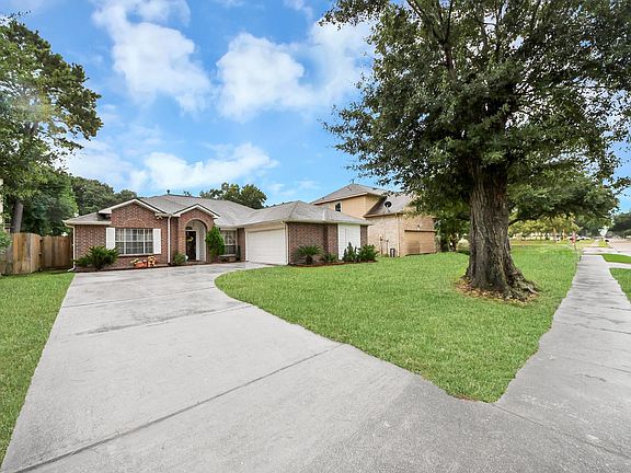 3rd image of 16131 Cypress Valley Dr