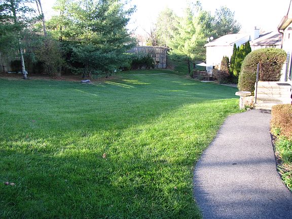 3rd image of 73 Krystal Dr