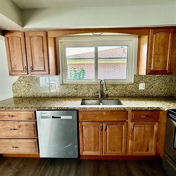 11304 Hemlock Dr — Photo 8