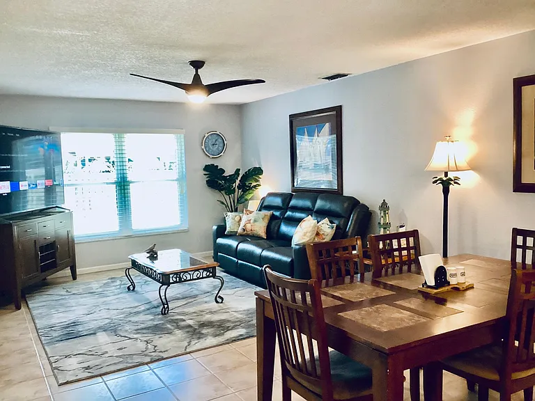 921 Cypress Wood Ln — Photo 33