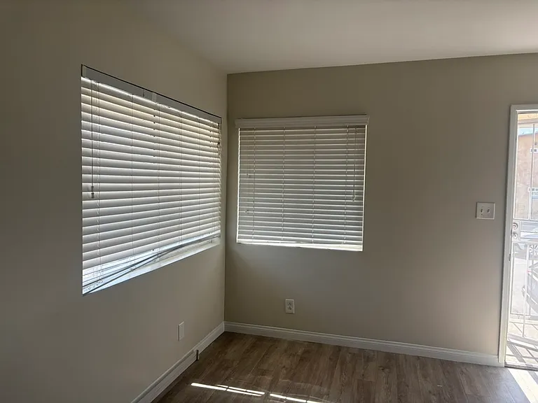 3345 Grim Ave #3345.5 — Photo 8