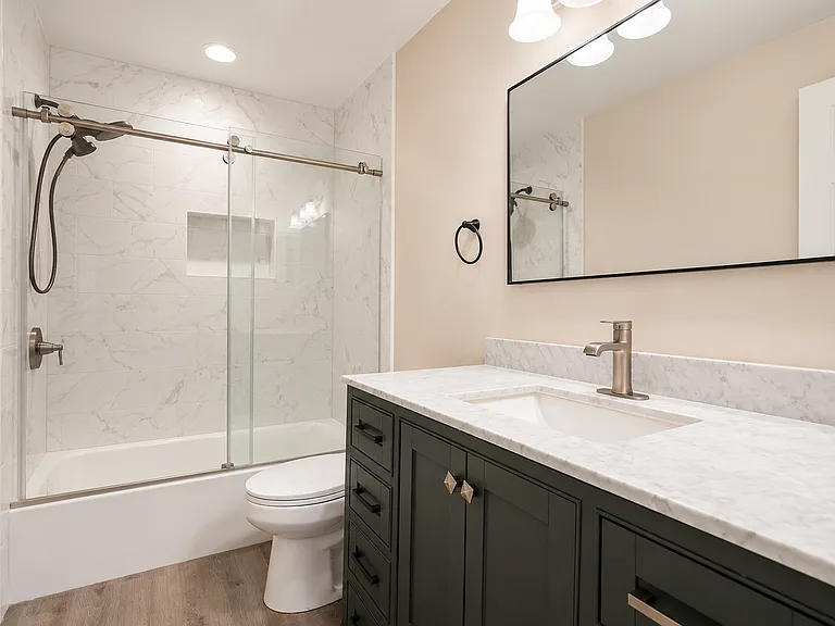 19 Hyde Park Dr — Photo 9