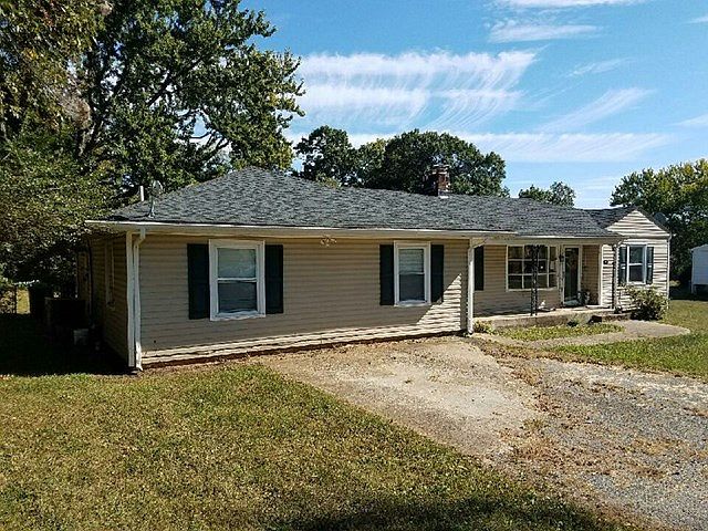 1st image of 206 Rose Ln