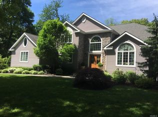 231 N Lincoln St, Pearl River, NY 10965