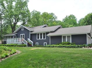 955 N 124th St, Elm Grove, WI 53122