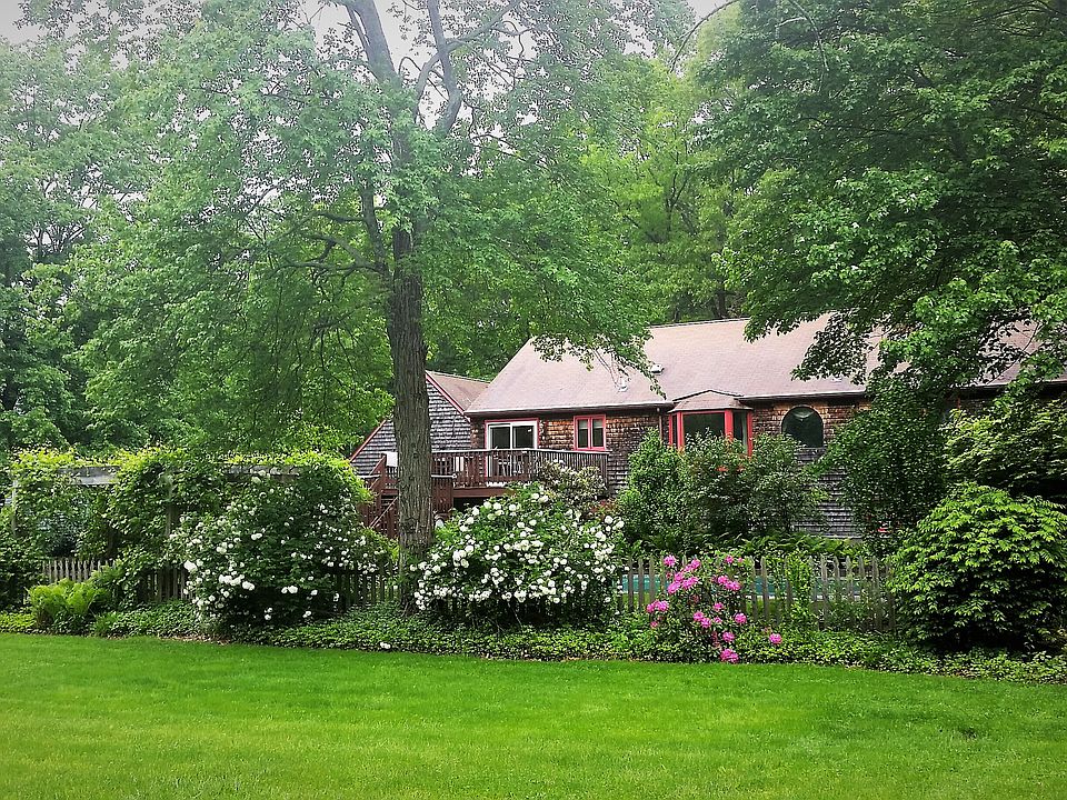 2nd image of 124 Mapleview Rd