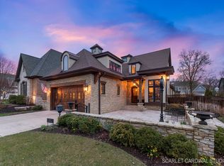 813 Jackson Ave, Naperville, IL