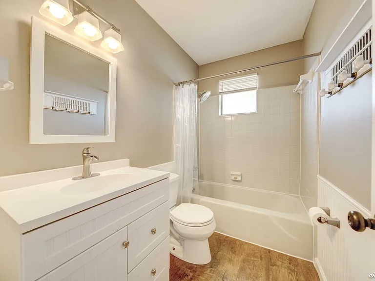 114 S Kimbrel Ave — Photo 13