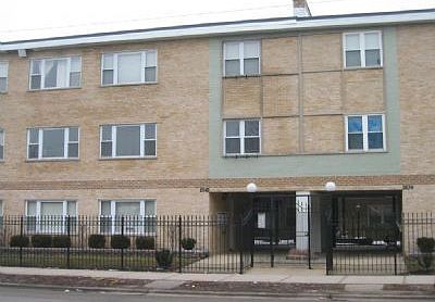 1st image of 2642 W Foster Ave APT 205