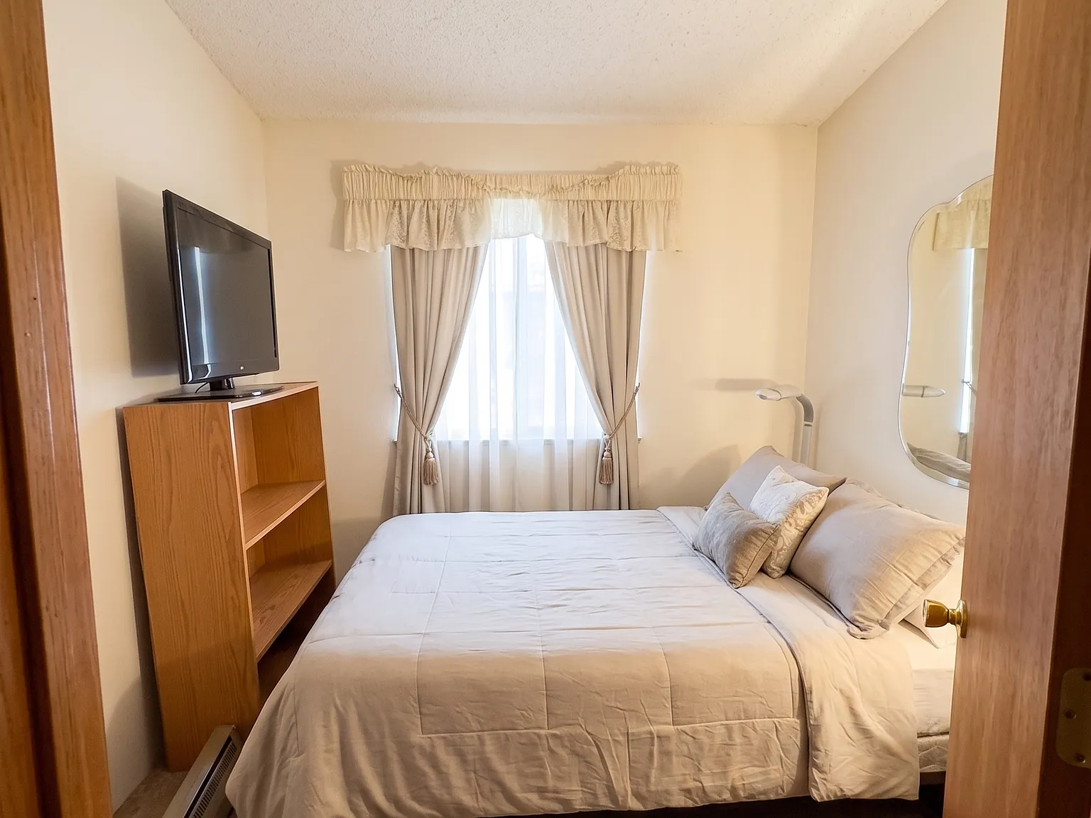 1 bed, 480 sqft, $1,050 — Photo 2