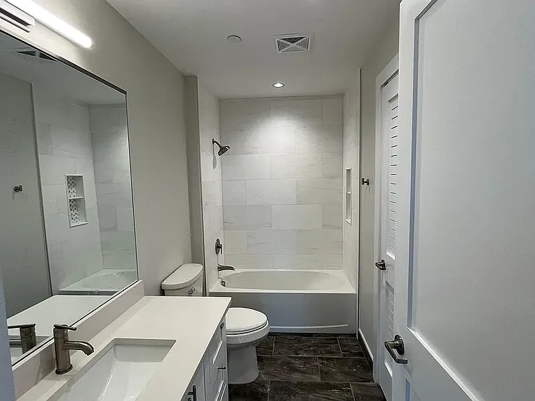 Duke Grace Apartments — Photo 6