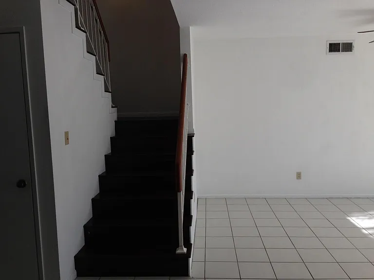 4255 Ironwood Dr — Photo 7