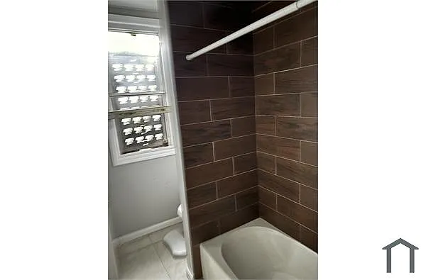 Building Photo - 852 S 15th St #3