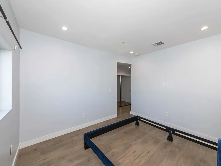 1240 S Harvard Blvd #1/2 — Photo 18