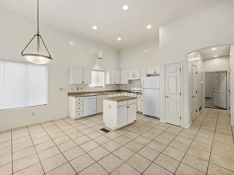 1317 N Howard Blvd — Photo 11