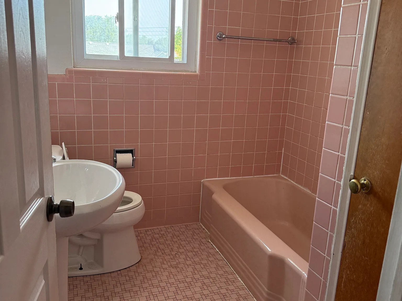 2 bed, 1100 sqft, $1,350 — Photo 2