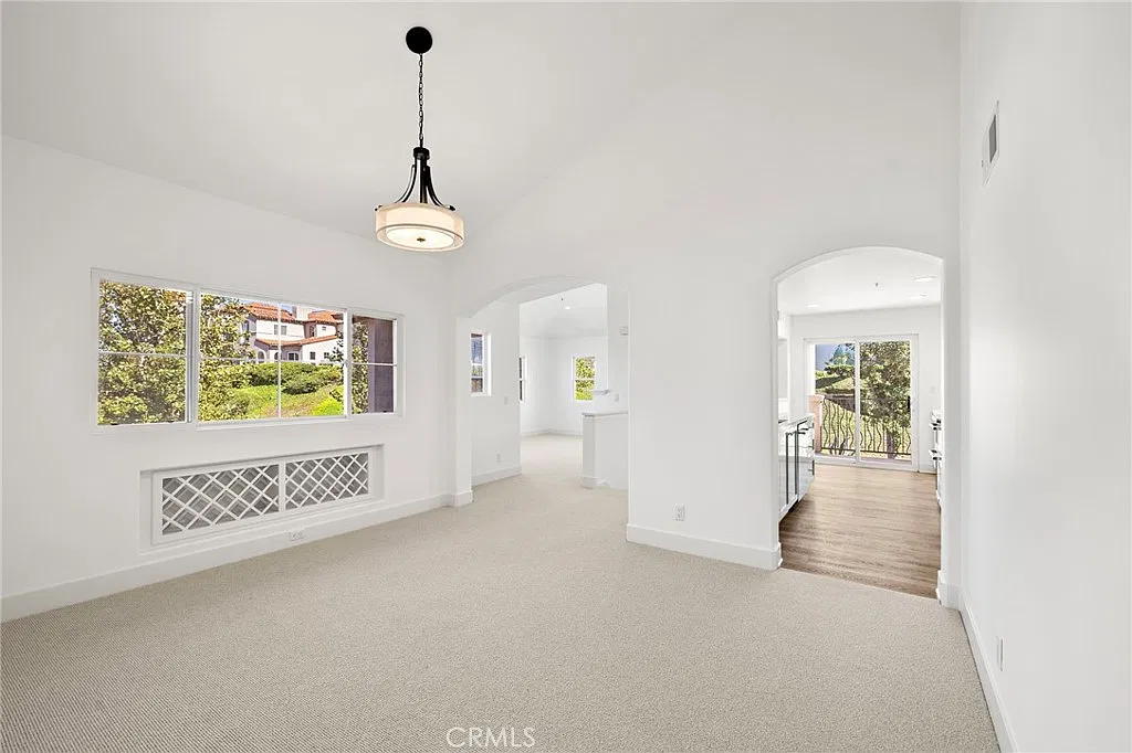 2 bed, 1483 sqft, $6,000 — Photo 4