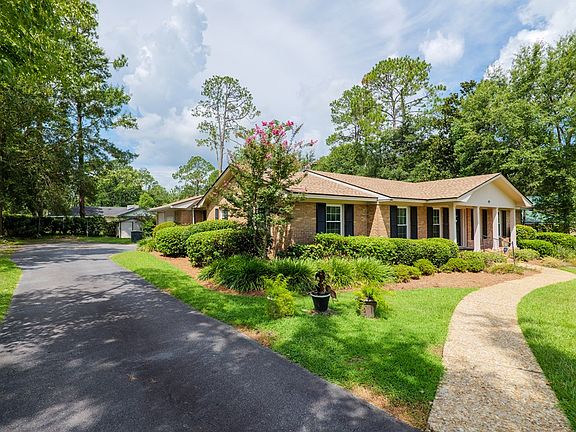 3rd image of 203 Sunnymeade Dr
