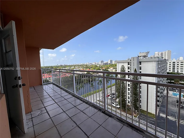 2025 NE 164th St #1008 — Photo 18