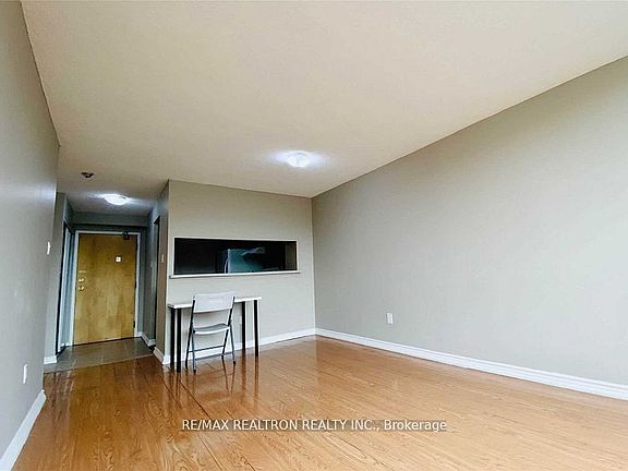 3rd image of 3050 Ellesmere Rd #911