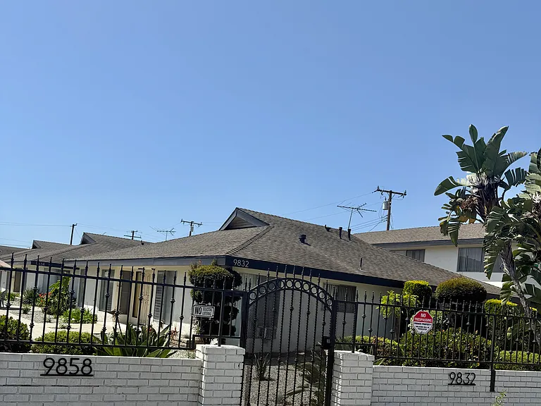 9836 Acacia Ave #C — Photo 11