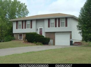 3805 NW Stinson Rd, Topeka, KS 66618