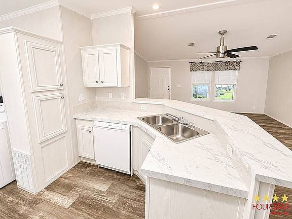 4th image of 436 Nova Rd #73
