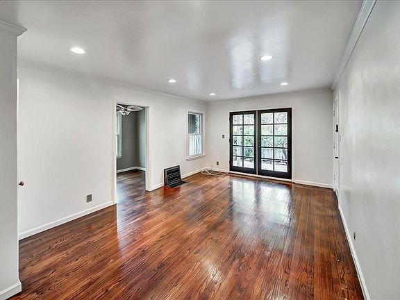 5th image of 911 21st St APT A