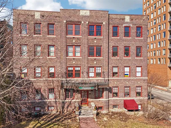 1983 North Summit AVENUE #34, Milwaukee, WI 53202