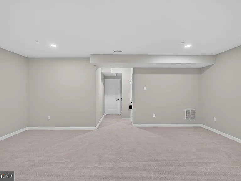 44 Grayson Ln — Photo 23