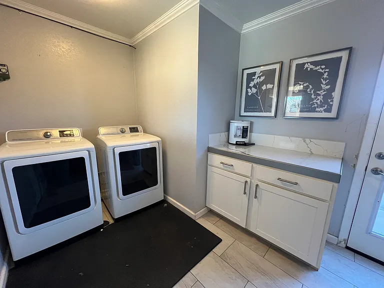 308 W Wilson Ave #B — Photo 14