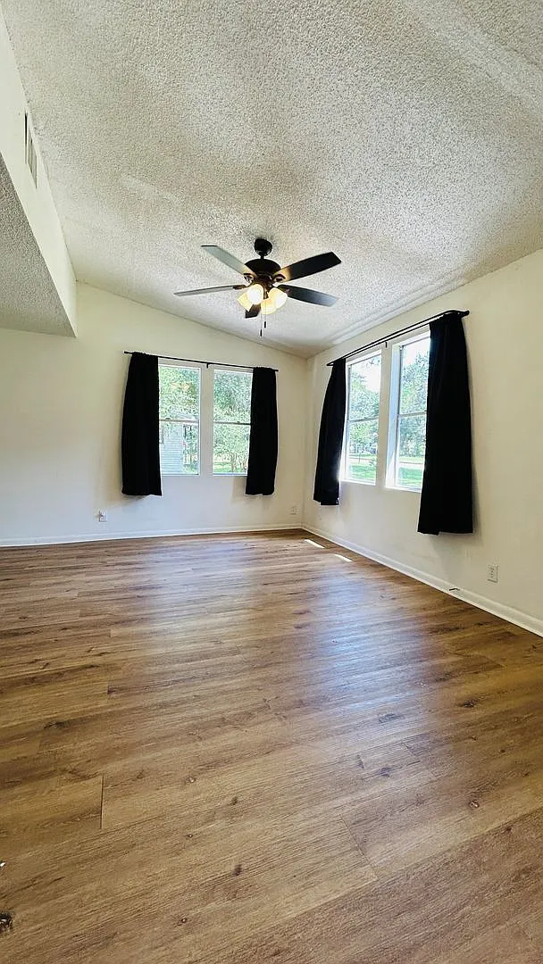 Charming 4-Bedroom Home on a Large Corner Lot — Photo 4