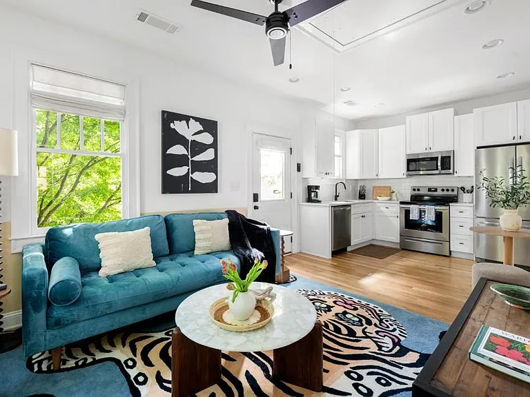 1054 Euclid Ave NE #CH — Photo 16
