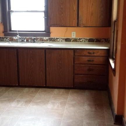 S 15th lower lever kitchen