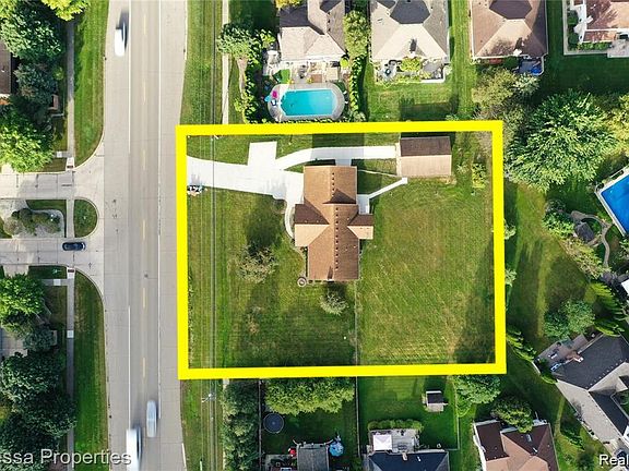 3rd image of 16185 24 Mile Rd