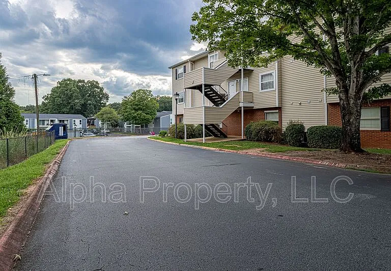 2601 Duncan Chapel Rd #J202 — Photo 20